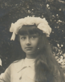 Bernadette, juin 1915 / Association Francis Jammes Orthez Bernadette, juin 1915 / Association Francis Jammes Orthez