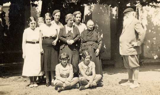 La famille Jammes sous les platanes 