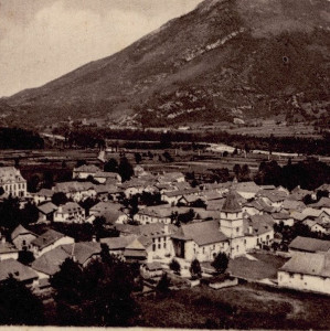 Vue générale de Bielle / Consulter le document sur Pireneas